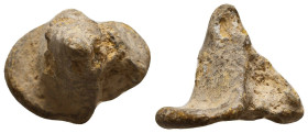 Lead Seals, 7th - 13th Centuries Reference: Condition: Very Fine

 Weight: 10,5gr Diameter: 16,2mm