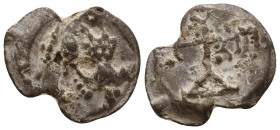 Lead Seals, 7th - 13th Centuries Reference: Condition: Very Fine

 Weight: 4,4gr Diameter: 20,6mm