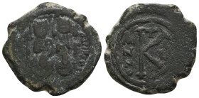 Byzantine Coins AE, 7th - 13th Centuries Reference: Condition: Very Fine

 Weight: 8,2gr Diameter: 25,7mm