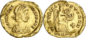 (402 d.C.). Arcadio. Constantinopla. Semissis. (Spink 20733) (Ratto falta) (RIC. 16). Golpes. 2,09 g. (MBC).