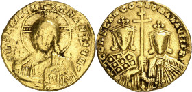 Constantino VII y Romano II (945-959). Constantinopla. Sólido. (Ratto 1905) (S. 1751). Sirvió como joya. 4,37 g. (MBC-).