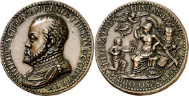 s/d (hacia 1560). Felipe II. Felipe II, señor de ambos Mundos. Medalla. (Armand 1 p. 239, nº 9) (Cano 9, p. 111) (Van Loon I p. 283, nº 2) (Vanhoudt M...