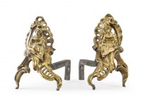 *
Paar Kaminböcke, Barockstil, 19. Jh.

Bronze, vergoldet und Eisen. Die Front zeigt je eine sitzende Frau in einer durchbrochen gerarbeiteten Rocaill...
