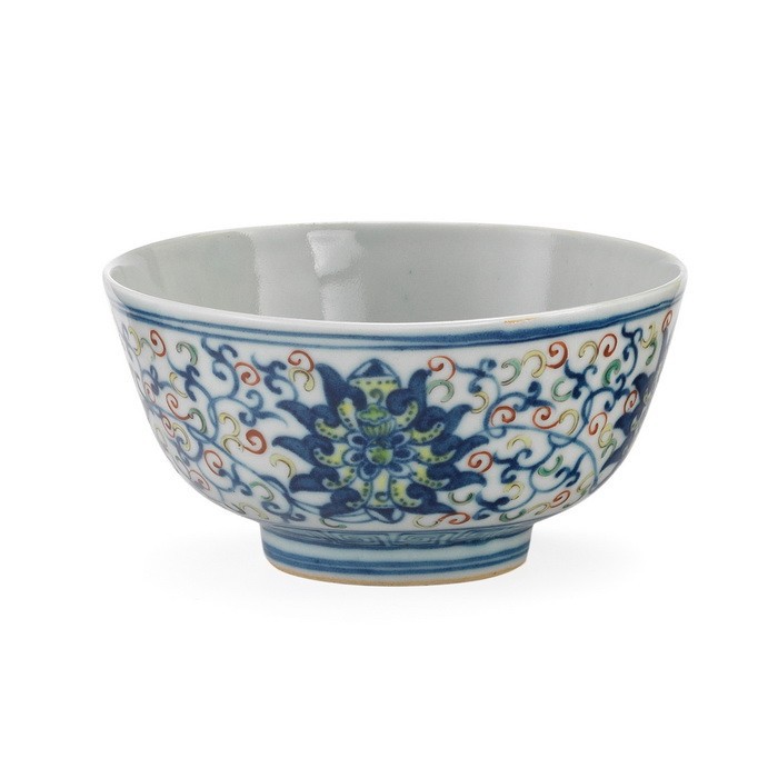 Bol, China 19/20. Jh.

Porzellan. Floraler Rankendekor in Blau, Rot, Gelb und Gr...