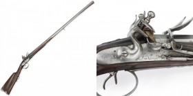Steinschloss-Doppelflinte, französisch, um 1770

Z 2
L 133 cm

Rundläufe (L 92 cm), Kal. 16,5 mm, Kammerdrittel oktogonal mit beriebenen Resten floral...