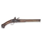 Steinschlosspistole, französisch, um 1730

Z 2
L 48,5 cm

Rundlauf (L 31,4 cm), Kal. 13 mm, Kammerdrittel oktogonal, Lauf seitlich markiert "V". Schlo...
