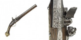 Steinschlosspistole, italienisch, um 1740

Z 2
L 50 cm

Rundlauf (L 30 cm), Kal. 16,8 mm. Kammerdrittel oktogonal mit floral geschnittener und gravier...