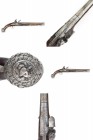 *
Steinschlosspistole, italienisch, um 1800

Z 2
L 50,5 cm

Rundlauf (L 33,3 cm), Kal. 17,3 mm, gezogen. Laufunterseite sig. "TORCHIO. P. CA(...)ONA",...