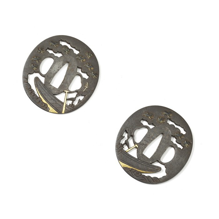 Sukashi-Tsuba, japanisch, um 1750

Z 1-2
D 7,3 cm

Eisen-Sukashi-Tsuba, Maru-gat...