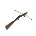 Kulissenschnepper, schweizerisch, um 1890, GE

Z 2
L 64,5 cm

"Indoor"-Waffe. Nussbaum-Gewehrschaft, oktogonaler Messinglauf (L 26 cm), Kal. 8,5 mm, s...