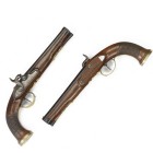 Perkussions-Pistolenpaar, schweizerisch, um 1830

Z 2
L 33 cm

Brünierte, nummerierte Oktogonalläufe (L 18,8 cm), Kal. 11,8 mm, Visiere und geschobene...