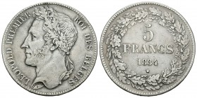 Bélgica. Leopoldo I. 5 francos. 1834. (Km-3.1). Ag. 24,84 g. Letras del canto boca abajo (posición B). MBC. Est...150,00.