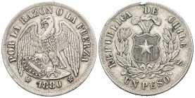 Chile. 1 peso. 1880. Santiago. (Km-142.1). Ag. 24,92 g. Golpe en el canto. MBC+. Est...50,00.