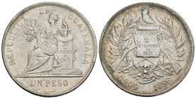 Guatemala. 1 peso. 1896. (Km-210). Ag. 24,87 g. EBC+. Est...50,00.