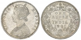 India Británica. Victoria. 1 rupia. 1901. (Km-492). Ag. 11,65 g. Golpecito y rayitas. EBC. Est...45,00.