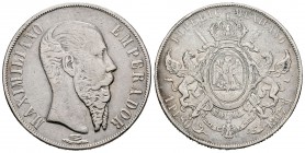 México. Maximiliano. 1 peso. 1867. México. (Km-388.1). Ag. 26,87 g. MBC. Est...40,00.