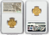 Heraclius (AD 610-641), with Heraclius Constantine and Heraclonas. AV solidus (20mm. 4.43 gm, 6h). NGC Choice AU 4/5 - 3/5, brushed. Constantinople, 1...