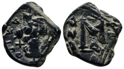 Constans II. 641-668. AE follis (22mm, 4.6 g) Constantinople mint, struck 642/3 ЄN TVT-O NIKA, Constantine II, beardless, standing facing, wearing cro...