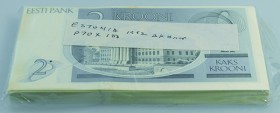 Estonia: Bundle with 100 pcs. Estonia 2 Krooni 1992 in aUNC/UNC