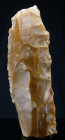 Chalcolithique - Grand Pressigny - (4000 ans av. notre ère) - Importante livre de beurre
Grande livre de beurre en silex de couleur camel. Lingot qui...
