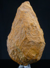 Paléolithique - Mauritanie - Biface 
Grand biface en silex en forme de feuille de laurier. Belle couleur ocre. 140*85 mm