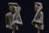 Egypte - Basse époque - Buste d'Hamon en bronze - 633-332 av. J.-C. - (26-30ème dynastie)
Représentation en bronze du dieu Hammon tenant une palme. B...