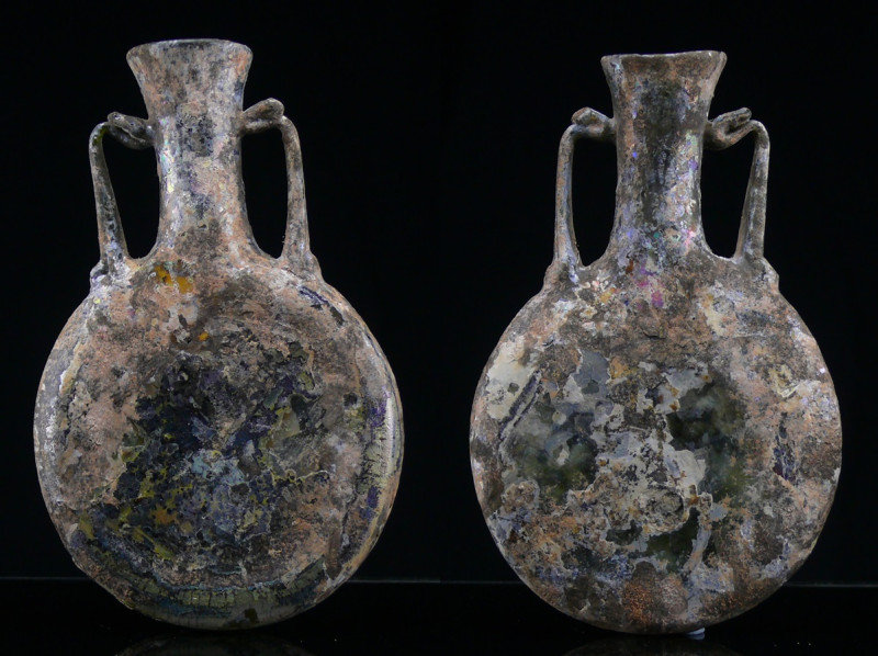 Romain - Flasque en verre irisé - 0 / 300 ap. J.-C.
Grande et superbe flasque e...