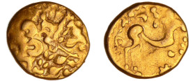 France - Ambiani - Statère d'or (60-50 av. J.-C.)
A/ Tête stylisée.
R/ Cheval à droite.
TTB
LT.8707-DT.244
 Au ; 7.38 gr ; 17 mm