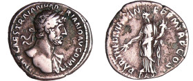 Hadrien - Denier (118, Rome) - La Paix
A/ IMP CAESAR TRAIAN HADRIANVS AVG Tête laurée à droite.
R/ PM TR P COS III // PAX. La Paix debout à gauche, ...
