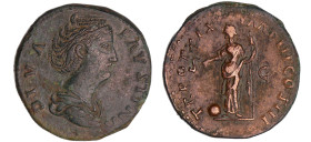 Faustine Mère - Sesterce (147, Rome) monnaie hybride
A/ DIVA FAVSTINA. Buste voilé à droite. 
R/ TR POT XIX IMP III COS III La Providence debout à g...