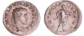 Philippe II - Antoninien (245-246, Rome) - Philippe II 
A/ M IVL PHILIPPVS CAES Buste radié et drapé à droite. 
R/ PRNCIPI IVVENT. Philippe en habit...