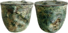 SIZILIEN. 
AKRAGAS (Agrigento). 
AE-Guss Tetras (um 450 v.Chr.) 16,52g, kegelförmig. Adler steht n.l. / Krabbe, auf der ovalen Basis 4 Punkte. Calci...