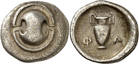 BOIOTIEN. 
PHARAI. Obol 4. Jh. v. Chr. 0,75g. Böotischer Schild / Amphora zwischen F - A. BCD 234-235. . 

ss
