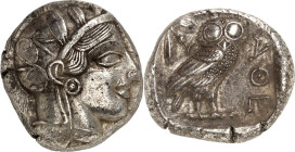 ATTIKA. 
ATHEN. Tetradrachmon (365/359 v.Chr.) 17,2g. Kopf der Athena mit attischem Helm und Ölkranz n.r. / AQ E Eule steht n.r., Kopf v.v.; dahinter...