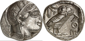 ATTIKA. 
ATHEN. Tetradrachmon (365/359 v.Chr.) 17,20g. Kopf der Athena mit attischem Helm und Ölkranz n.r. / AQ E Eule steht n.r., Kopf v.v.; dahinte...