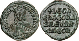 BYZANZ. 
LEON VI. 886-912. AE-Follis 2628mm 7,39g, Konstantinopel. Chlamysbüste v.v. + LEOh bAS-ILEVS ROM' / + LEOh - Eh Q EO bA-SILEVS R-OMEOh. S.&n...