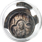 Wetterau. 
Kuno I. 1151-1212. Brakteat 0,57g Münzenberg Drei Türme mit Nebengebäude auf Dreibogen, darunter barhäuptiges Brustb. mit Mantel, eine Lil...