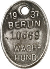 STÄDTENOTMÜNZEN UND /-MARKEN. 
STÄDTE. 
Berlin. Hundemarke WACHHUND 1937 (o. Sign.) Eisenblech-40x29mm. Hasselm. 258.1937 (dieses Ex.). 

l. gewel...