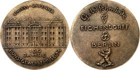 STÄDTE. 
DEUTSCHE STÄDTE. 
BERLIN. Medaille o.J. (um 1967) (v. H. Füssel) 100 J. Kunstgewerbemuseum. Ansicht v. Schloss Köpenick / Goldschmiede EICH...