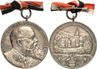 STÄDTE. 
DEUTSCHE STÄDTE. 
BÜDINGEN. a.d. 500 j.Jübiläum der Büdinger Schützenges. Brb. Wolfgang Fürst v. Isenburg-Büdingen n.r./Schlossansicht im W...