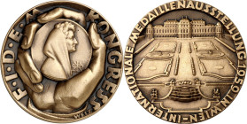 MÜNZ- u. GELDWESEN. 
WELTAUSSTELLUNGEN der KUNSTMEDAILLE. 
FIDEM-Ausstellungen. VIII, Wien 1959 Medaille (v. Welz, b. Johnson, Mailand) f. Teilnehme...