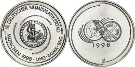 MÜNZ- u. GELDWESEN. 
NUMISMATIKER-KONGRESSE. 
MÜNCHEN Medaille 1998 (v. E. Ott, b. Bayer. Hauptmünzamt) a.d. 18. Dt. Numismatikertag. Ag-40mm, 29,9g...