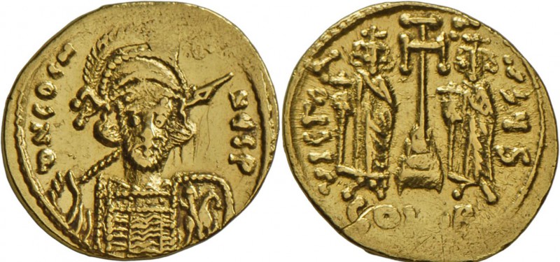 Constaninus IV. (668 - 685): Gold-Solidus, Constantinopel, 6. Officin, behelmte ...