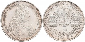 Bundesrepublik Deutschland 1948-2001: 5 DM 1955 G, Markgraf von Baden, Jaeger 390, feine Kratzer, Patina, sehr schön.
 [taxed under margin system]