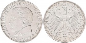 Bundesrepublik Deutschland 1948-2001: 5 DM 1957 J, Freiherr von Eichendorff, Jaeger 391, feine Kratzer, kleiner Randfehler, sehr schön - vorzüglich.
...