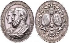 Medaillen Deutschland: Baden-Durlach, Friedrich I. 1852-1907: Ovale Silbermedaille 1881 von Karl Schwenzer, Entwurf von G. Kachel, auf die Silberhochz...