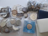 Alle Welt: Eine kleine Sammlung diverser Münzen. Bisschen Kaiserreich, DDR, Welt sowie 3 Silberunzen sind dabei.
 [taxed under margin system]