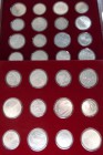 Russland: Olympische Spiele Moskau 1980: Rote Kassette mit 14 x 5 Rubel sowie 14 x 10 Rubel Gedenkmünzen = koplette Serie in der Qualität stempelglanz...