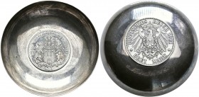 Varia, Sonstiges: Lot 2 Silberschalen mit Hamburger Kaiserreichsmünzen, jeweil mit Punzierung ”Silber Sterling 925 / 1 x 103 mm, 72,25 g, mit 3 Mark 1...