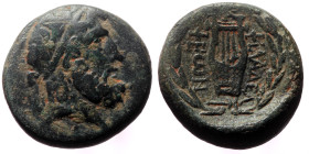 Lydia, Philadelphia,Ae,(Bronze, 6.74 g 17mm), 1st century BC.
Obv: Diademed head of Zeus right.
Rev: ΦΙΛΑΔΕΛΦΕΩΝ. Lyre; monogram above; all within wre...